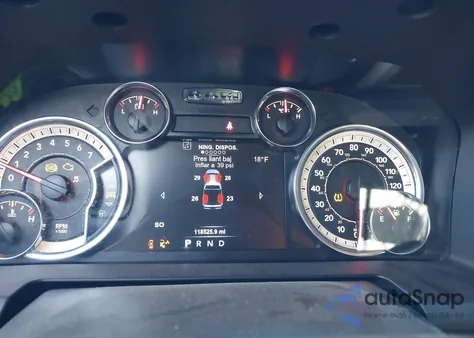 2018 Ram 1500 Big Horn Quad Cab 4X4 6'4 Box z USA, uszkodzony, nr VIN 1C6RR7GG8JS218483